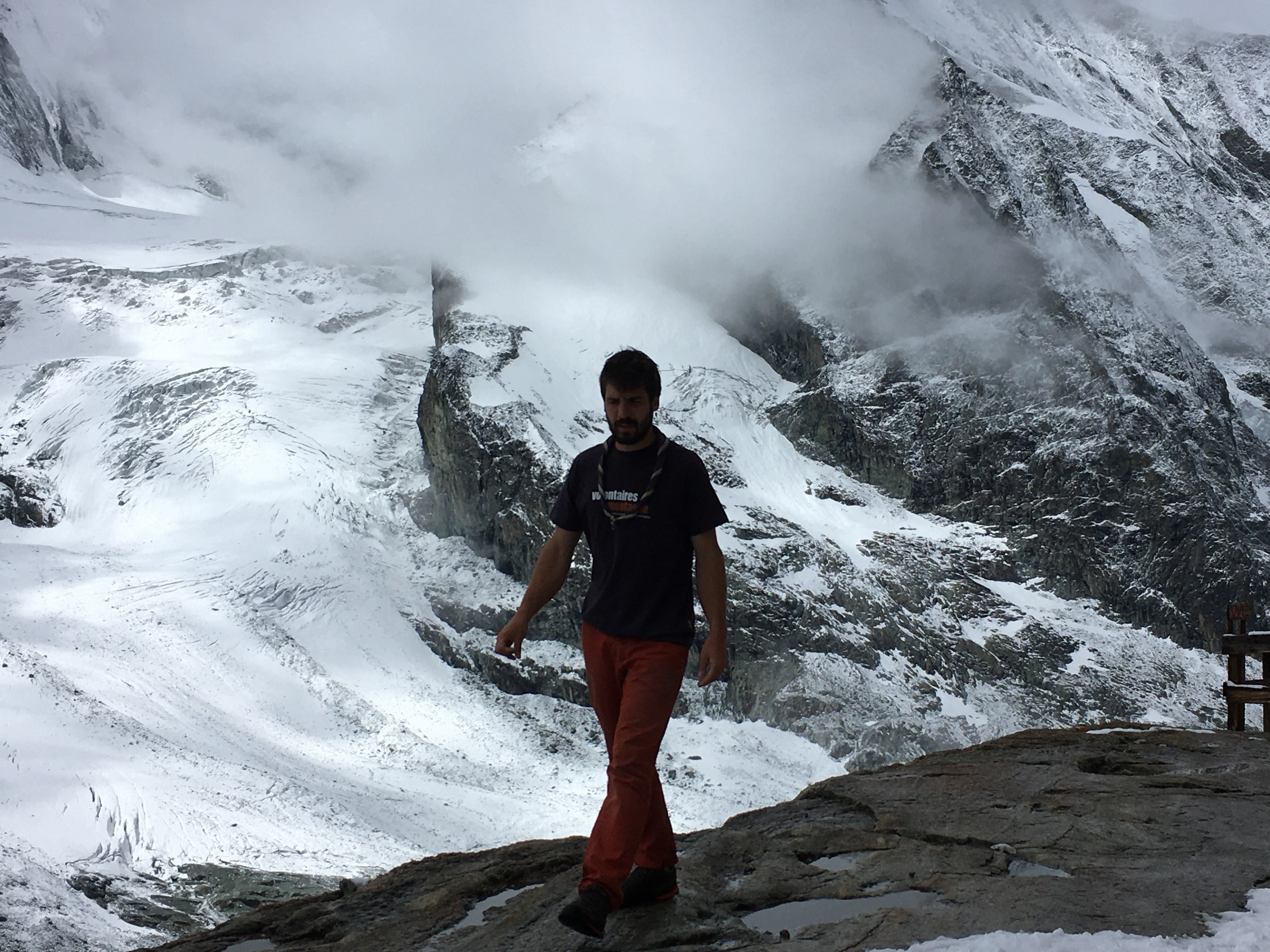 Treize scouts genevois s’engagent à titre bénévole pour les Alpes valaisannes